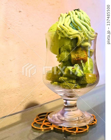おいしい抹茶パフェ おいしい抹茶パフェ 137485500