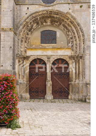 Romanesque archway and doors of Eglise Saint Lazare Avallon France 137486539