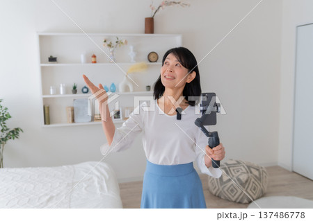 YouTuber 動画クリエイター 収録 マイク 撮影収録 番組制作 収録風景 ワイヤレスマイク YouTuber 動画クリエイター 収録 マイク 撮影収録 番組制作 収録風景 ワイヤレスマイク 137486778