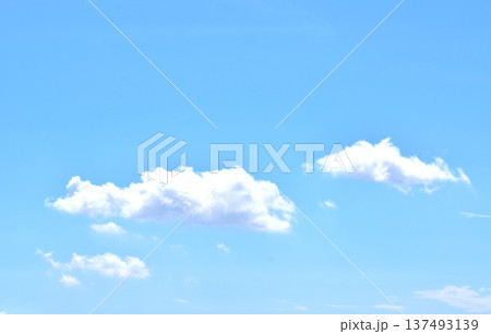 雲の形は刻々と変化する 雲の形は刻々と変化する 137493139