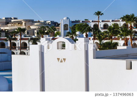White wall with oriental ornament in an Egyptian hotel White wall with oriental ornament in an Egyptian hotel 137496063