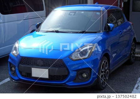 青い自動車 137502482