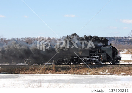 SL冬の湿原号　釧網本線　SL列車　蒸気機関車　C11 171 137503211