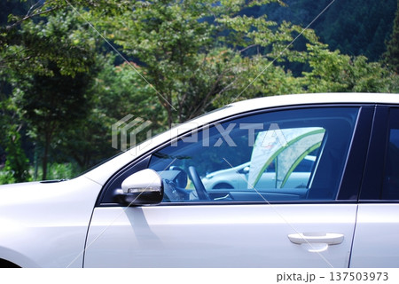 白い車 白い車 137503973