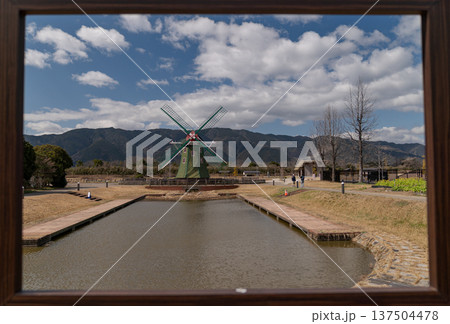 風車,公園,風景,日本の風景,観光地,山,池,風車のある風景,自然,観光 風車,公園,風景,日本の風景,観光地,山,池,風車のある風景,自然,観光 137504478