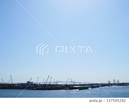 青い空と海と東京ゲートブリッジ｜新木場・若洲 137505292