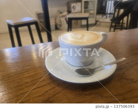 カフェラテ ラテアート カフェラテ ラテアート 137506393