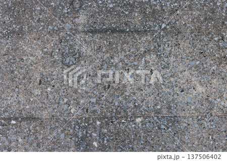 リアルなコンクリート壁の質感テクスチャー 風化した石壁とグレーの縦長背景写真素材 リアルなコンクリート壁の質感テクスチャー 風化した石壁とグレーの縦長背景写真素材 137506402