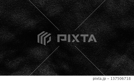 ホラー調の黒テクスチャ背景、怖い雰囲気を演出するダークな抽象バックグラウンド 137506718