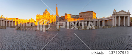 Panoramic view of Saint Peter Square and basilica in Vatican City 137507986
