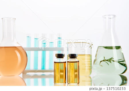 Natural essential oils and chemical research in lab 137510233