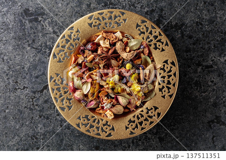 Mixture of dried medicinal herbs, flowers and roots. Mixture of dried medicinal herbs, flowers and roots. 137511351