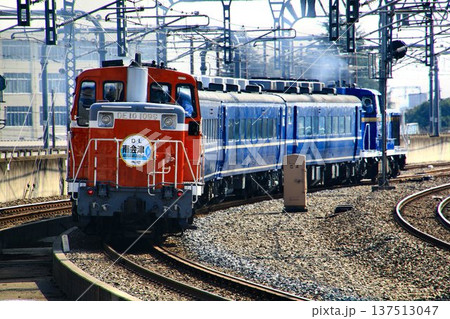 初秋の南会津へプッシュプル列車が行く…DL大樹『南会津』 137513047