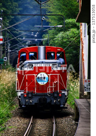 初秋の南会津へプッシュプル列車が行く…DL大樹『南会津』 137513058