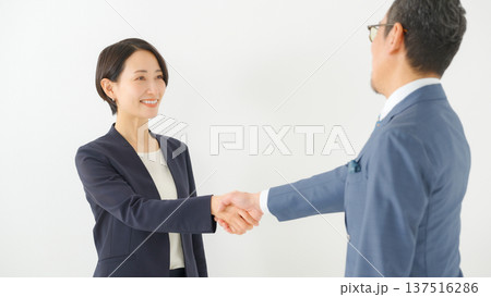 ビジネス 男女 ビジネス 男女 137516286