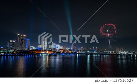 横浜・みなとみらいのレーザーショーと花火 横浜・みなとみらいのレーザーショーと花火 137516527