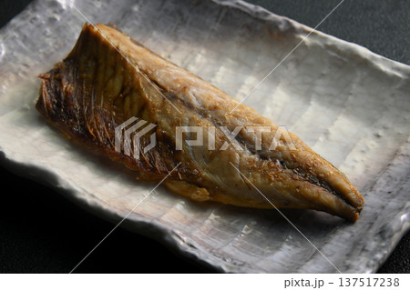 鯖の塩焼き 137517238