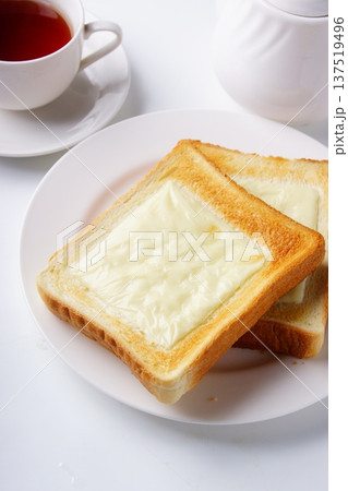 とろけるチーズトースト 137519496