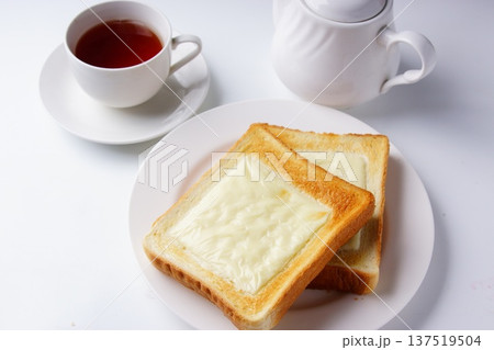 とろけるチーズトースト 137519504