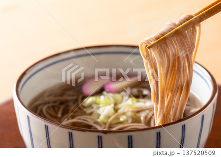掛け蕎麦を食べる 137520509