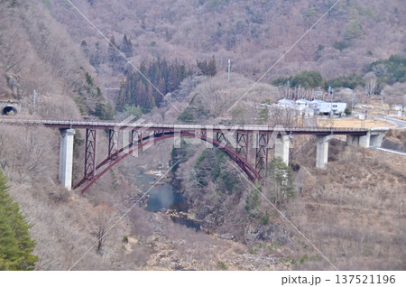 牧尾ダム下流の赤い橋 137521196