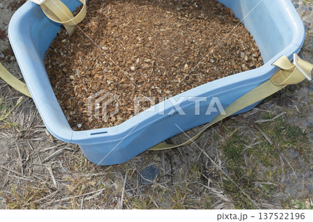 魚粉散布 魚粉散布 137522196