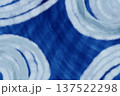 イラスト素材：紺の背景に白色の放物線模様 137522298