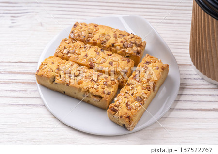 アーモンドクッキー（バランス栄養食） 137522767