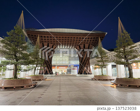 【金沢駅】もてなしドーム・鼓門・北陸 【金沢駅】もてなしドーム・鼓門・北陸 137523038
