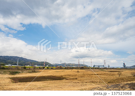 淀川右岸河川敷風景　大阪府高槻市 137523068