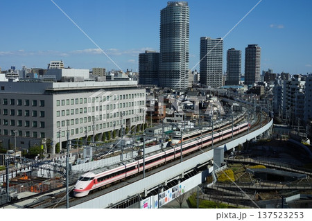 ソラマチから見た東部特急と高層ビル 3月墨田201押上を走る東武特急 ソラマチから見た東部特急と高層ビル 3月墨田201押上を走る東武特急 137523253