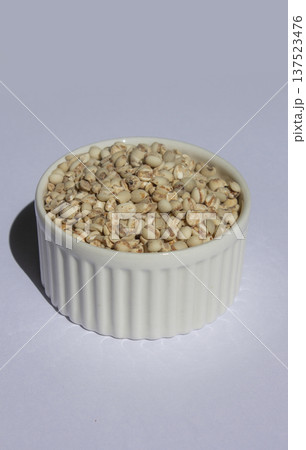 It's coix in a bowl. It's coix in a bowl. 137523476