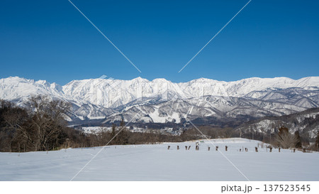 白馬村から望む冬の北アルプス 白馬村から望む冬の北アルプス 137523545
