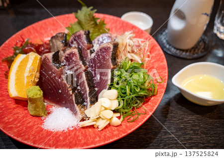 高知名物カツオのたたき 高知名物カツオのたたき 137525824