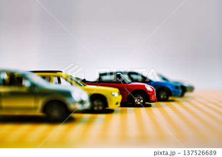 名車のミニカー 137526689