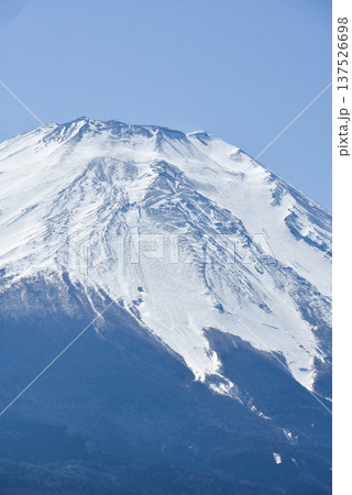 雪積もる春の絶景富士山 雪積もる春の絶景富士山 137526698