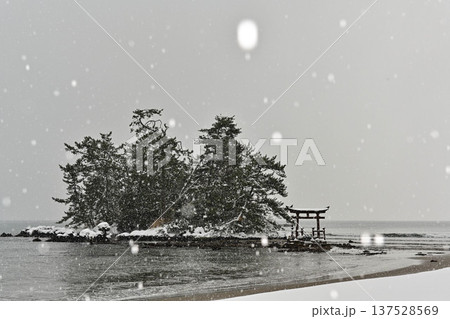 恋路海岸の雪景色 恋路海岸の雪景色 137528569