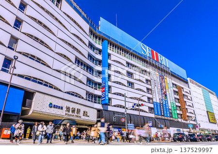 日本の東京都市景観3月8日　池袋駅東口などを望む 137529997