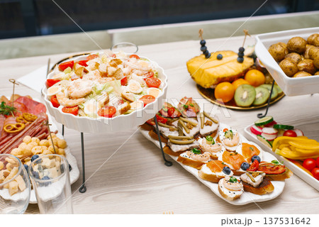 Snacks Festive Table Buffet Restaurant Snacks Festive Table Buffet Restaurant 137531642