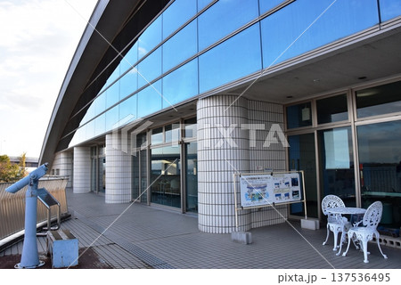 大津市　道の駅びわ湖大橋米プラザの展望バルコニー 137536495