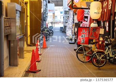 堺市堺東駅前権座通り路地裏 137536577