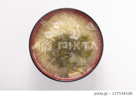 ［三陸産めかぶ］めかぶ味噌汁 137536586