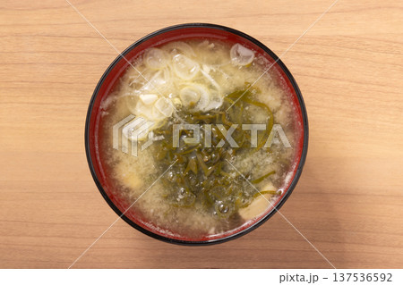 ［三陸産めかぶ］めかぶ味噌汁 137536592
