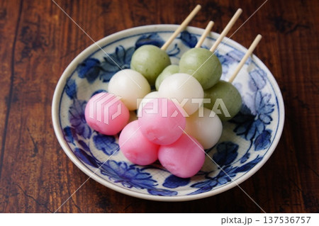 三色団子 和菓子 三色団子 和菓子 137536757
