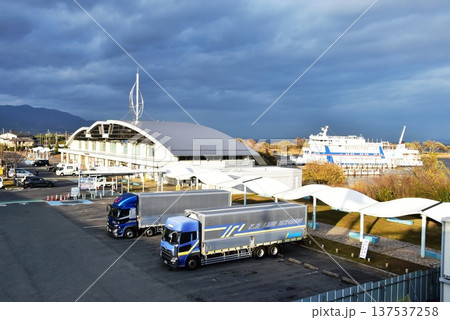 大津市　道の駅びわ湖大橋米プラザと観光船 137537258