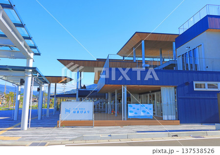 福井県三方群美浜町、道の駅はまびよりの風景 137538526