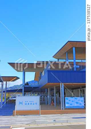 福井県三方群美浜町、道の駅はまびよりの風景 137538527