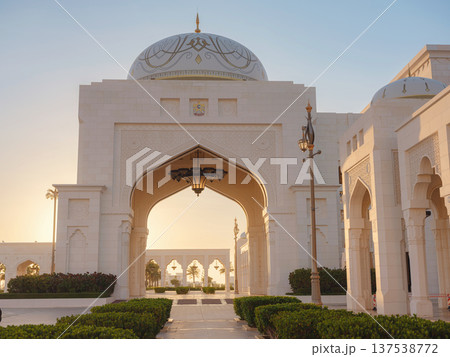 Arabic Architectural Design Details Exterior Ornate Archway Lanterns Arabic Architectural Design Details Exterior Ornate Archway Lanterns 137538772