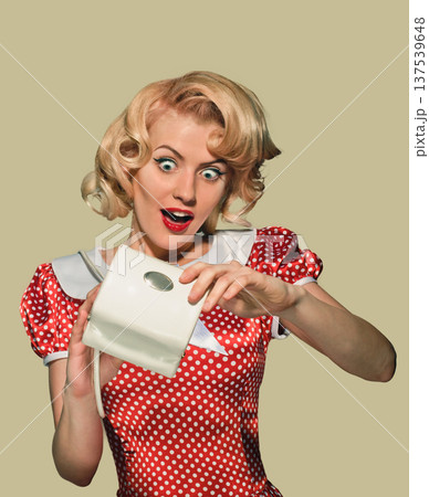 pinup woman and purse 137539648