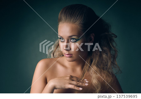 Woman with naked shoulders Woman with naked shoulders 137539695